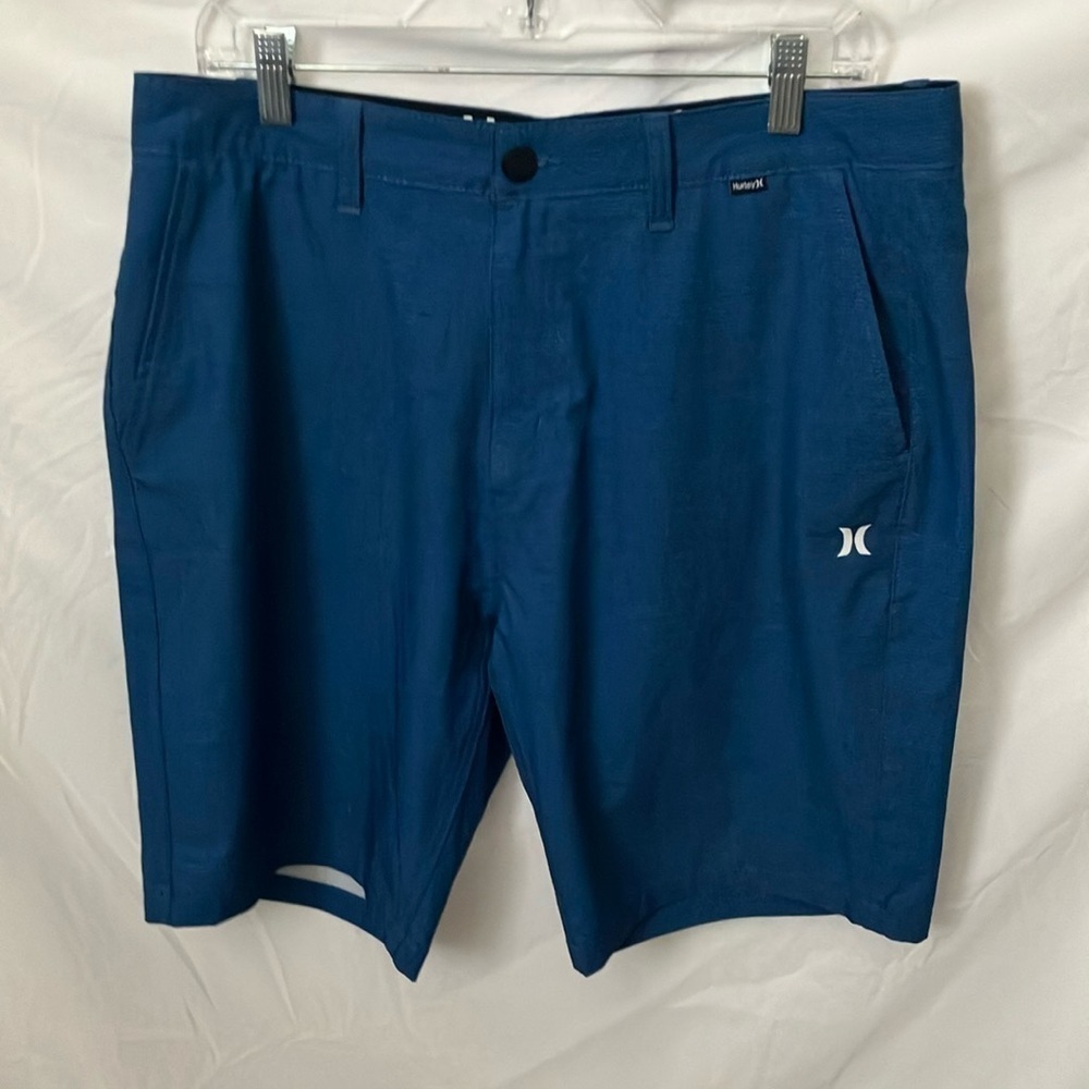 Hurley: Blue lightweight with pockets- Boardshorts- 34